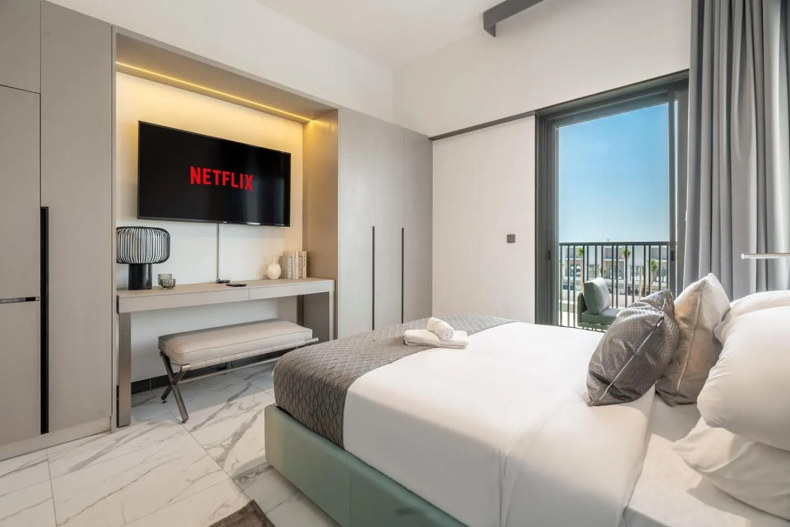 Guestready - Modern Studio With Balcony In Dubai