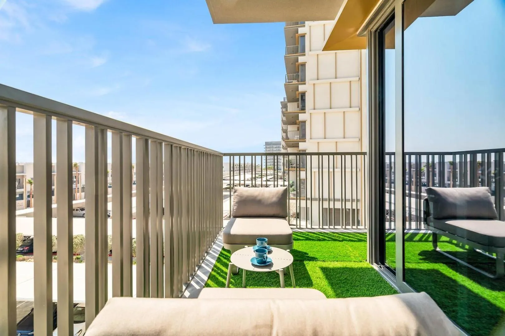 Guestready - Modern Studio With Balcony In Dubai Apartment