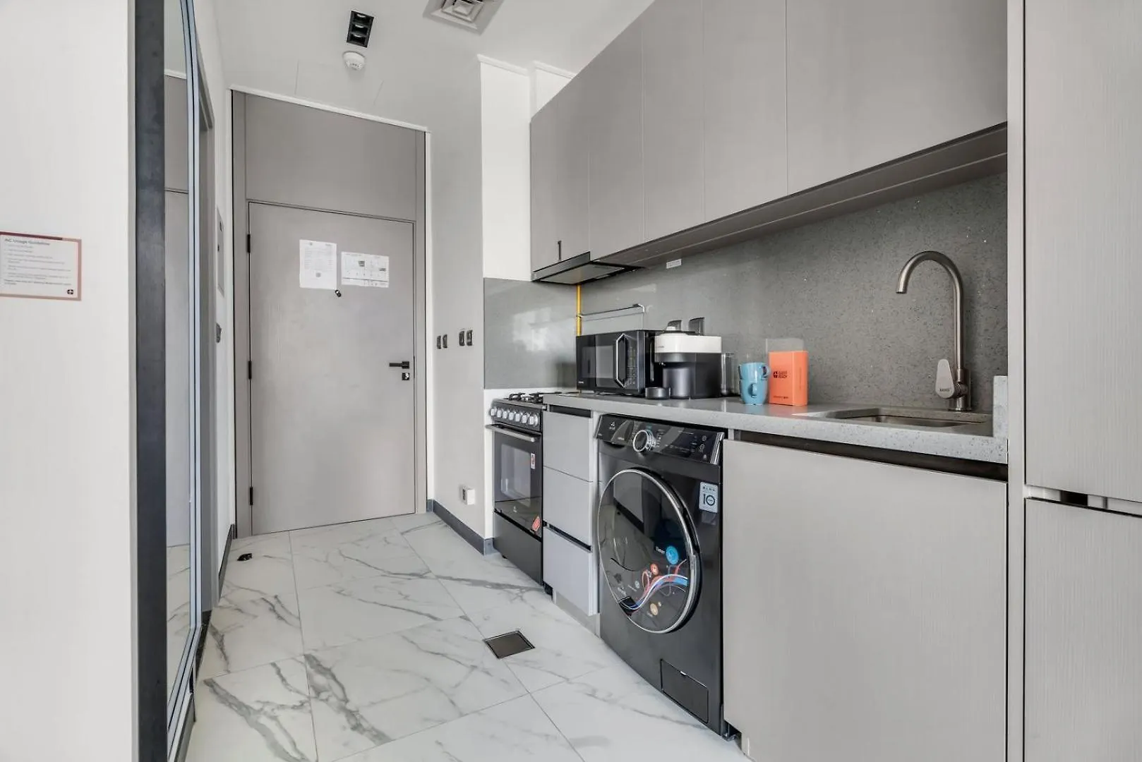 Apartment Guestready - Modern Studio With Balcony In Dubai
